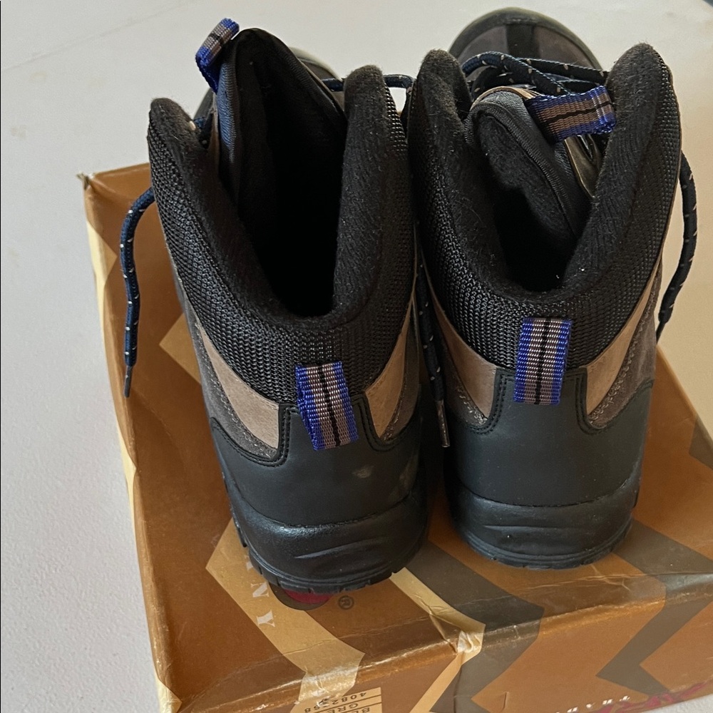 NWOT Sturdy Men's Black and Brown Hiking Boots Size 13 - Picture 5 of 7